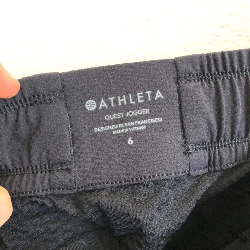 ATHLETA Quest Jogger‎ Size 6